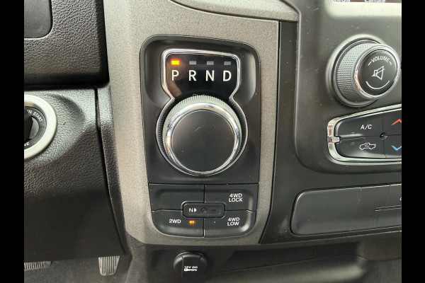 Dodge Ram 1500 CLASSIC 4x4 / Prins LPG / luchtvering achter / trekhaak 3500 kg / 5 persoons / lease vanaf € 619 / cruise en climate control / navigatie / vaste prijs rijklaar € 37.750 ex btw