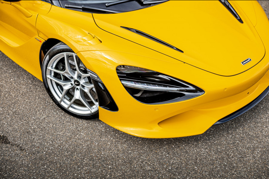 McLaren 750S Spider / Vulcano Yellow / Lift System / Elektrochromic Roof / Bowers & Wilkens Sound / Apple Carplay / 360 Camera