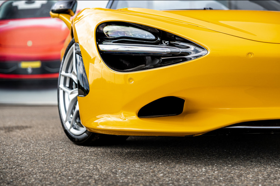 McLaren 750S Spider / Vulcano Yellow / Lift System / Elektrochromic Roof / Bowers & Wilkens Sound / Apple Carplay / 360 Camera