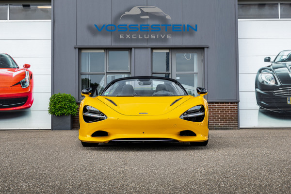 McLaren 750S Spider / Vulcano Yellow / Lift System / Elektrochromic Roof / Bowers & Wilkens Sound / Apple Carplay / 360 Camera
