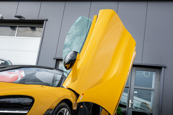 McLaren 750S Spider / Vulcano Yellow / Lift System / Elektrochromic Roof / Bowers & Wilkens Sound / Apple Carplay / 360 Camera