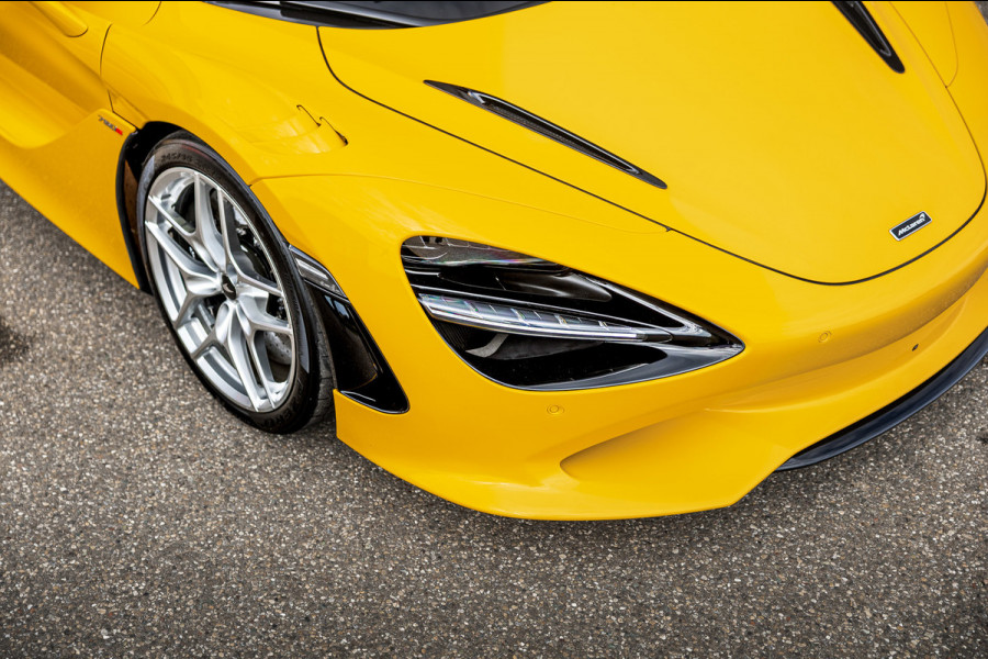 McLaren 750S Spider / Vulcano Yellow / Lift System / Elektrochromic Roof / Bowers & Wilkens Sound / Apple Carplay / 360 Camera
