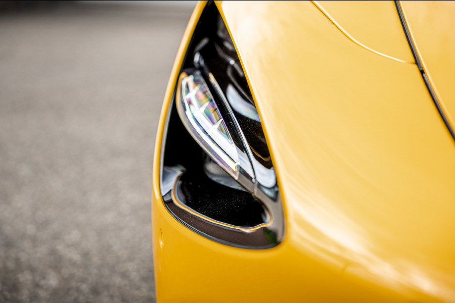 McLaren 750S Spider / Vulcano Yellow / Lift System / Elektrochromic Roof / Bowers & Wilkens Sound / Apple Carplay / 360 Camera