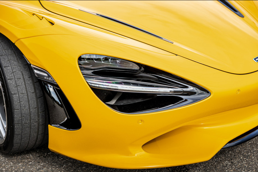 McLaren 750S Spider / Vulcano Yellow / Lift System / Elektrochromic Roof / Bowers & Wilkens Sound / Apple Carplay / 360 Camera