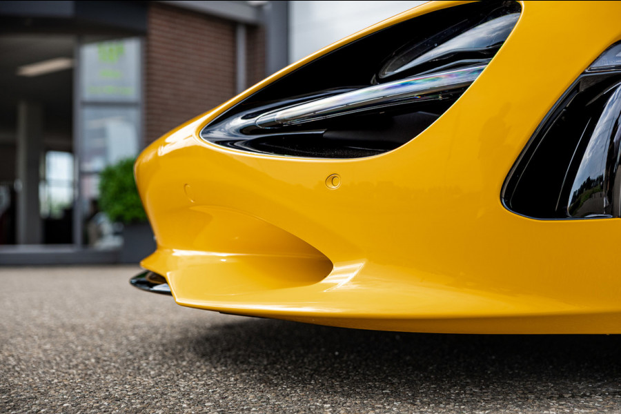 McLaren 750S Spider / Vulcano Yellow / Lift System / Elektrochromic Roof / Bowers & Wilkens Sound / Apple Carplay / 360 Camera