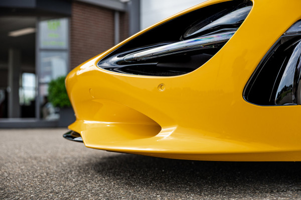 McLaren 750S Spider / Vulcano Yellow / Lift System / Elektrochromic Roof / Bowers & Wilkens Sound / Apple Carplay / 360 Camera
