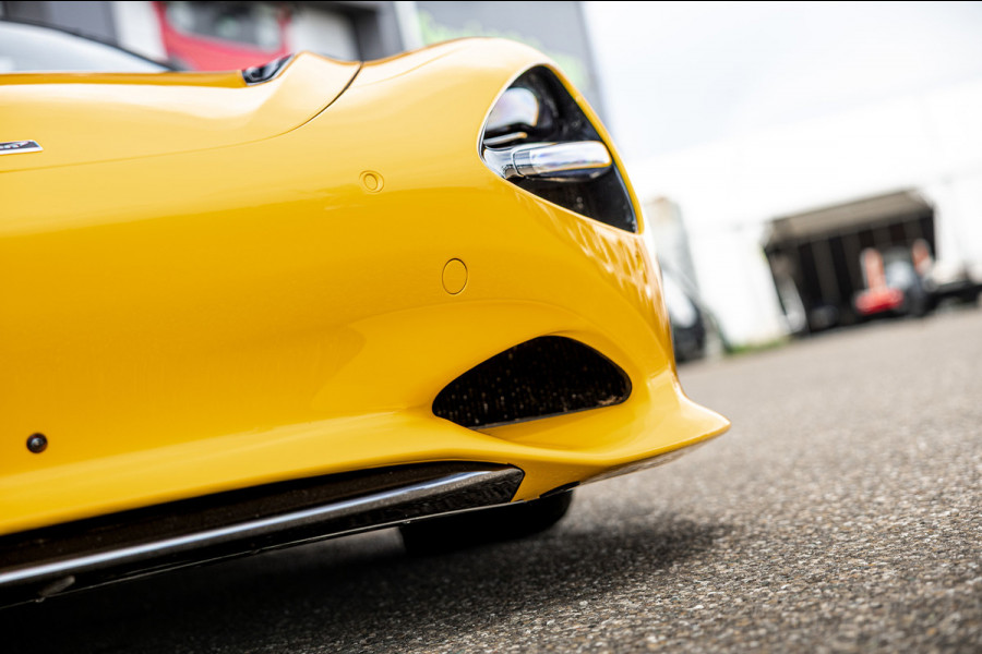 McLaren 750S Spider / Vulcano Yellow / Lift System / Elektrochromic Roof / Bowers & Wilkens Sound / Apple Carplay / 360 Camera