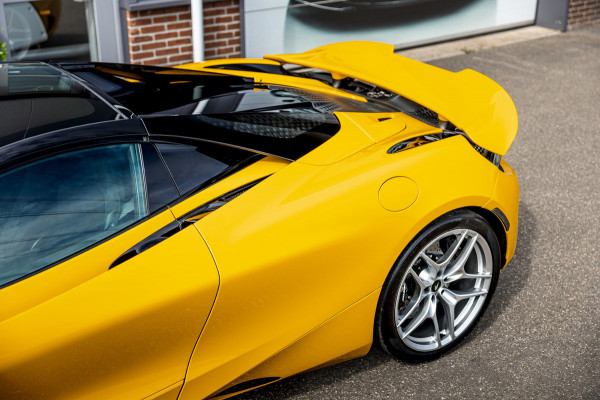 McLaren 750S Spider / Vulcano Yellow / Lift System / Elektrochromic Roof / Bowers & Wilkens Sound / Apple Carplay / 360 Camera