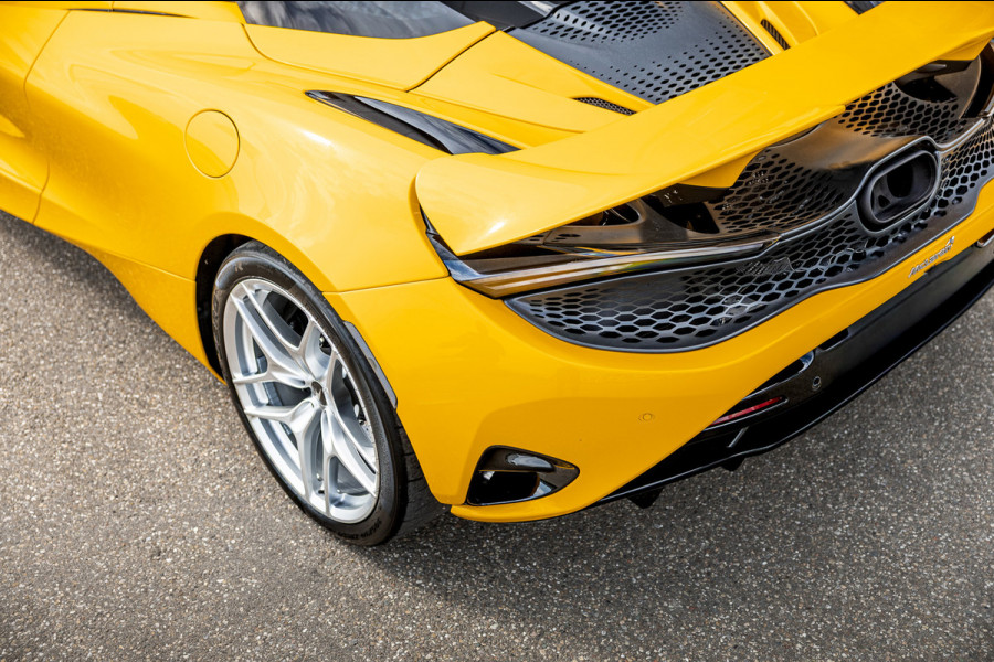 McLaren 750S Spider / Vulcano Yellow / Lift System / Elektrochromic Roof / Bowers & Wilkens Sound / Apple Carplay / 360 Camera
