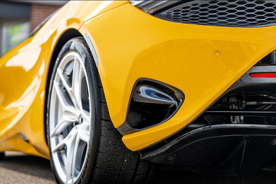 McLaren 750S Spider / Vulcano Yellow / Lift System / Elektrochromic Roof / Bowers & Wilkens Sound / Apple Carplay / 360 Camera