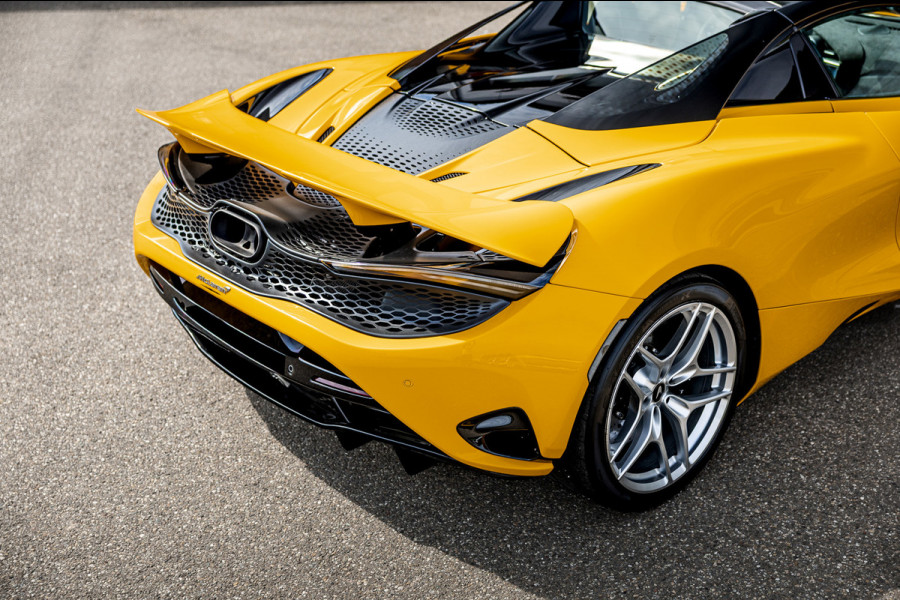 McLaren 750S Spider / Vulcano Yellow / Lift System / Elektrochromic Roof / Bowers & Wilkens Sound / Apple Carplay / 360 Camera