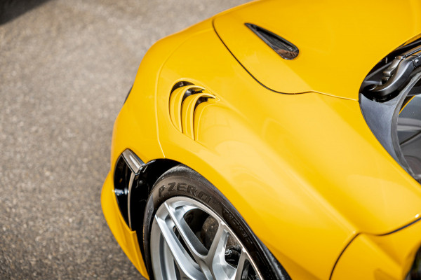 McLaren 750S Spider / Vulcano Yellow / Lift System / Elektrochromic Roof / Bowers & Wilkens Sound / Apple Carplay / 360 Camera