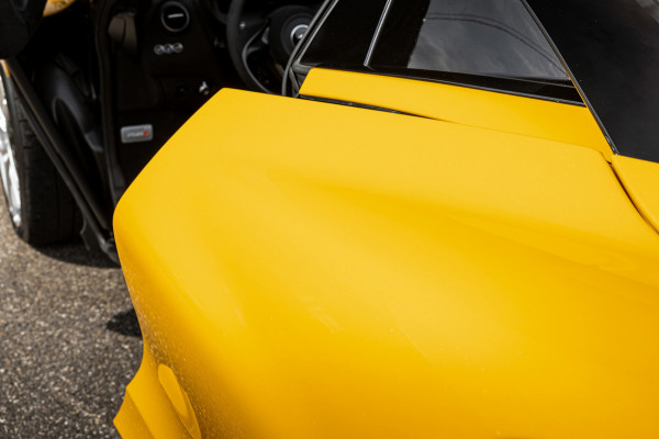 McLaren 750S Spider / Vulcano Yellow / Lift System / Elektrochromic Roof / Bowers & Wilkens Sound / Apple Carplay / 360 Camera