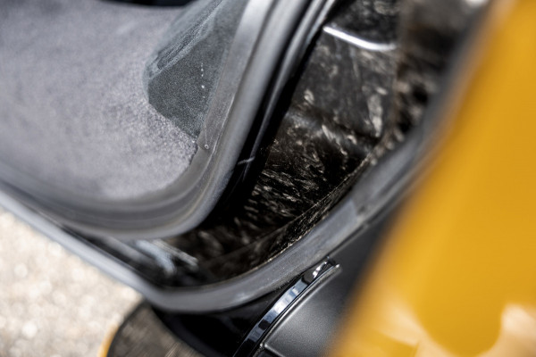 McLaren 750S Spider / Vulcano Yellow / Lift System / Elektrochromic Roof / Bowers & Wilkens Sound / Apple Carplay / 360 Camera