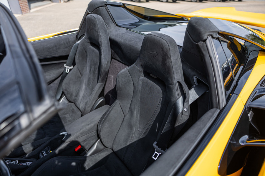 McLaren 750S Spider / Vulcano Yellow / Lift System / Elektrochromic Roof / Bowers & Wilkens Sound / Apple Carplay / 360 Camera