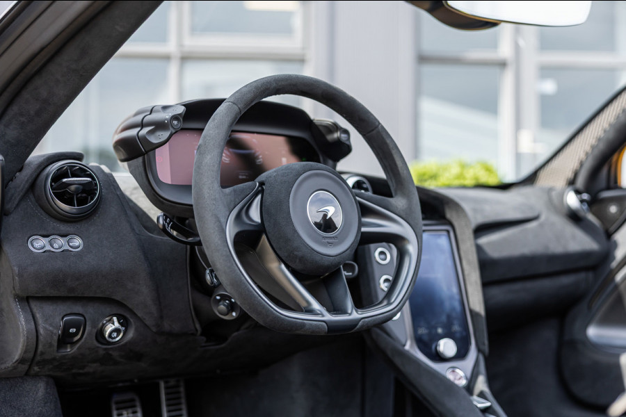 McLaren 750S Spider / Vulcano Yellow / Lift System / Elektrochromic Roof / Bowers & Wilkens Sound / Apple Carplay / 360 Camera