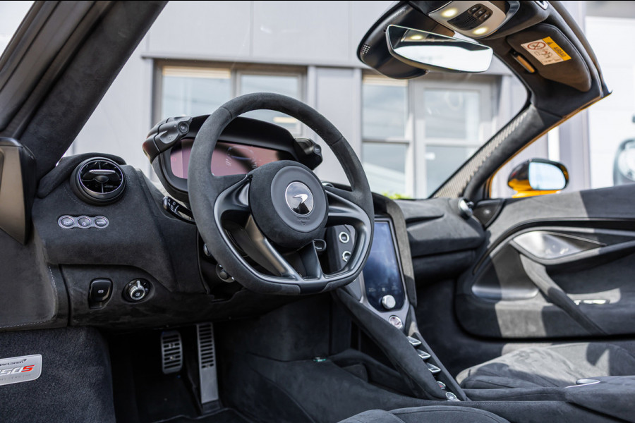 McLaren 750S Spider / Vulcano Yellow / Lift System / Elektrochromic Roof / Bowers & Wilkens Sound / Apple Carplay / 360 Camera