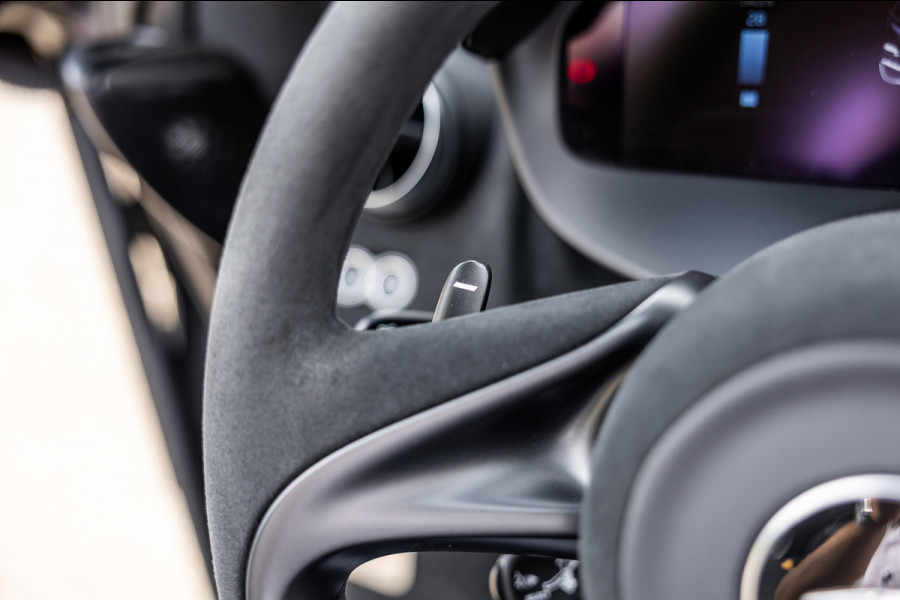McLaren 750S Spider / Vulcano Yellow / Lift System / Elektrochromic Roof / Bowers & Wilkens Sound / Apple Carplay / 360 Camera