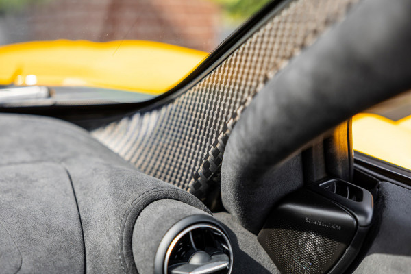 McLaren 750S Spider / Vulcano Yellow / Lift System / Elektrochromic Roof / Bowers & Wilkens Sound / Apple Carplay / 360 Camera