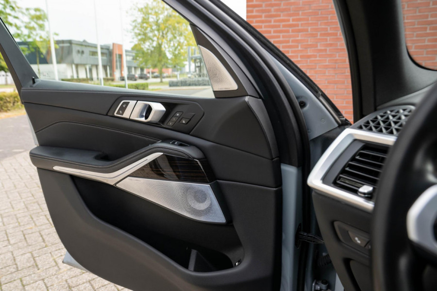 BMW X5 xDrive50e M-Sport Pro B&W Pano Trekhaak HuD 22''