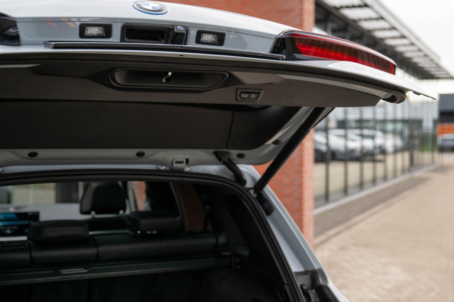 BMW X5 xDrive50e M-Sport Pro B&W Pano Trekhaak HuD 22''
