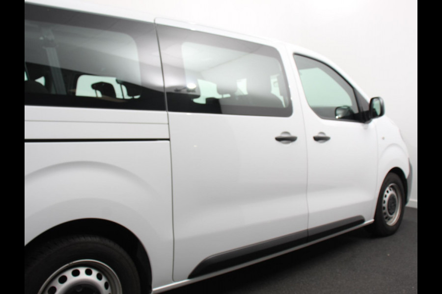 Opel Vivaro Combi 1.5 CDTI L3H1 9persoons PERSONENBUS Prijs is incl. BTW/BPM Climate control Cruise control Radio Apple Carplay/ Android Auto
