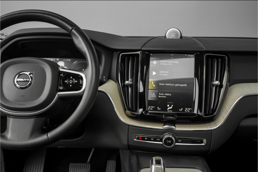 Volvo XC60 2.0 T8 Twin Engine AWD Inscription Pano CarPlay Camera 360° Trekhaak 20"