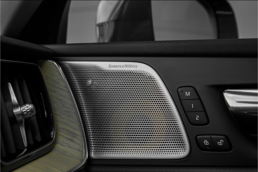Volvo XC60 2.0 T8 Twin Engine AWD Inscription Pano CarPlay Camera 360° Trekhaak 20"
