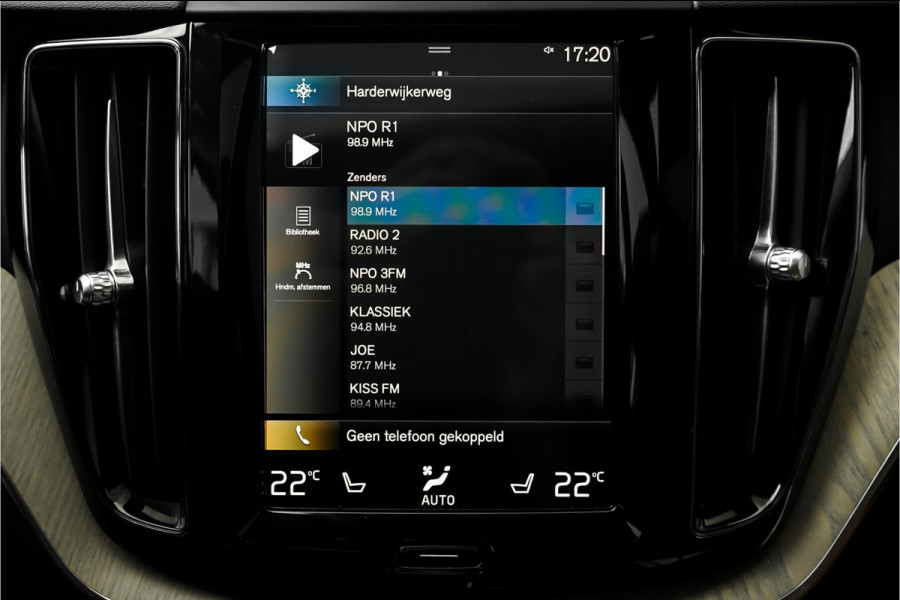 Volvo XC60 2.0 T8 Twin Engine AWD Inscription Pano CarPlay Camera 360° Trekhaak 20"