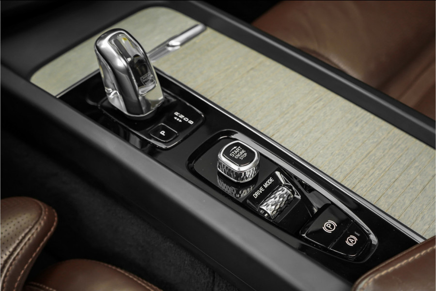 Volvo XC60 2.0 T8 Twin Engine AWD Inscription Pano CarPlay Camera 360° Trekhaak 20"