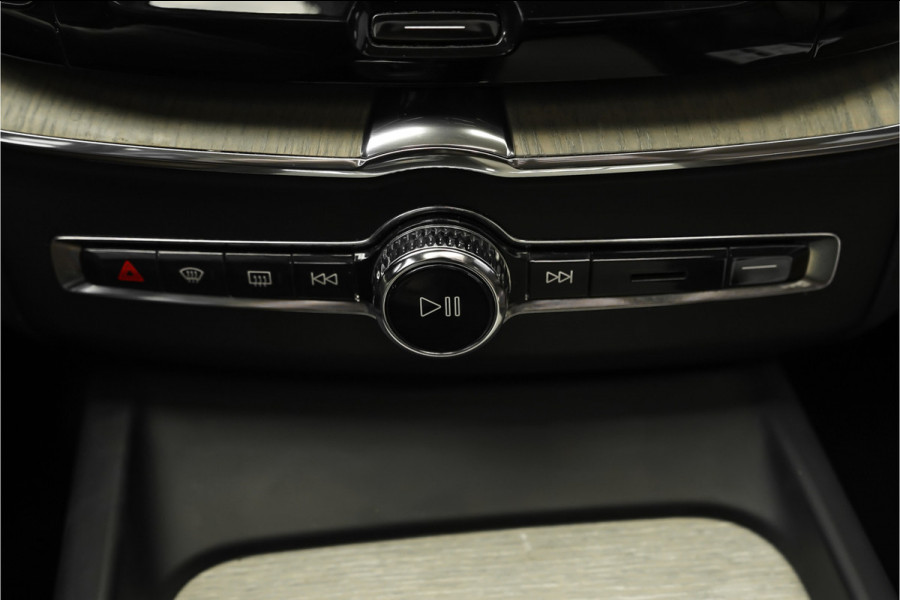Volvo XC60 2.0 T8 Twin Engine AWD Inscription Pano CarPlay Camera 360° Trekhaak 20"