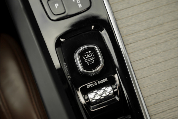 Volvo XC60 2.0 T8 Twin Engine AWD Inscription Pano CarPlay Camera 360° Trekhaak 20"