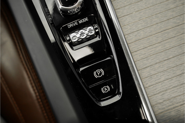 Volvo XC60 2.0 T8 Twin Engine AWD Inscription Pano CarPlay Camera 360° Trekhaak 20"