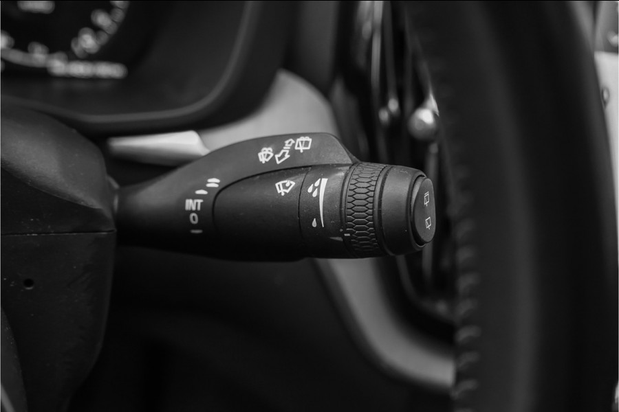 Volvo XC60 2.0 T8 Twin Engine AWD Inscription Pano CarPlay Camera 360° Trekhaak 20"