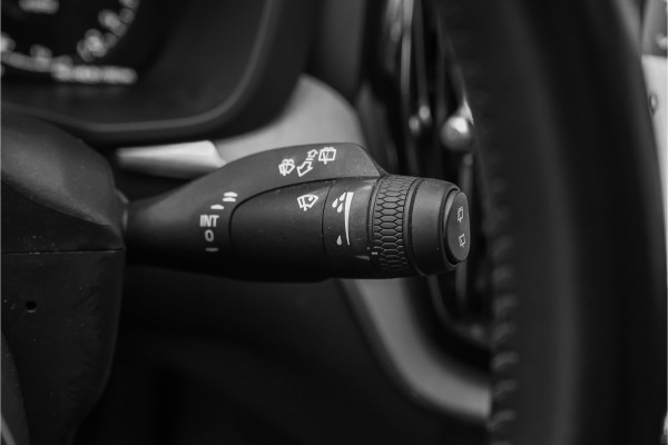 Volvo XC60 2.0 T8 Twin Engine AWD Inscription Pano CarPlay Camera 360° Trekhaak 20"