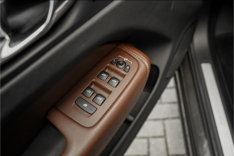 Volvo XC60 2.0 T8 Twin Engine AWD Inscription Pano CarPlay Camera 360° Trekhaak 20"