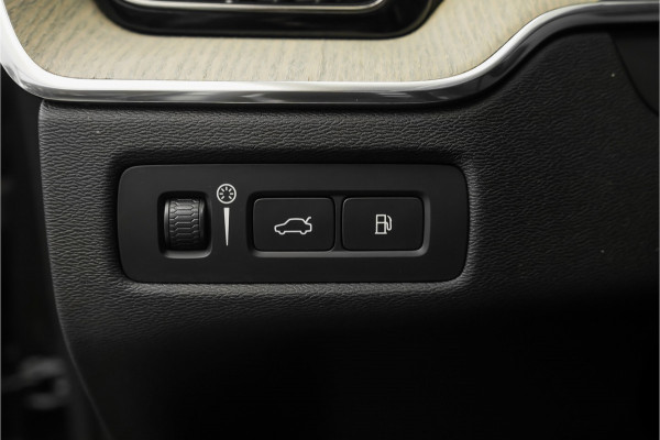 Volvo XC60 2.0 T8 Twin Engine AWD Inscription Pano CarPlay Camera 360° Trekhaak 20"