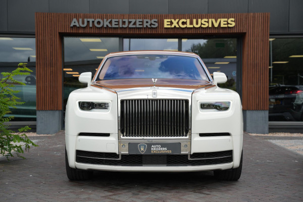 Rolls-Royce Phantom 6.7 V12 Starlight Headliner Rear Theatre Individual Rear Seats 22-Inch Polished Wheels