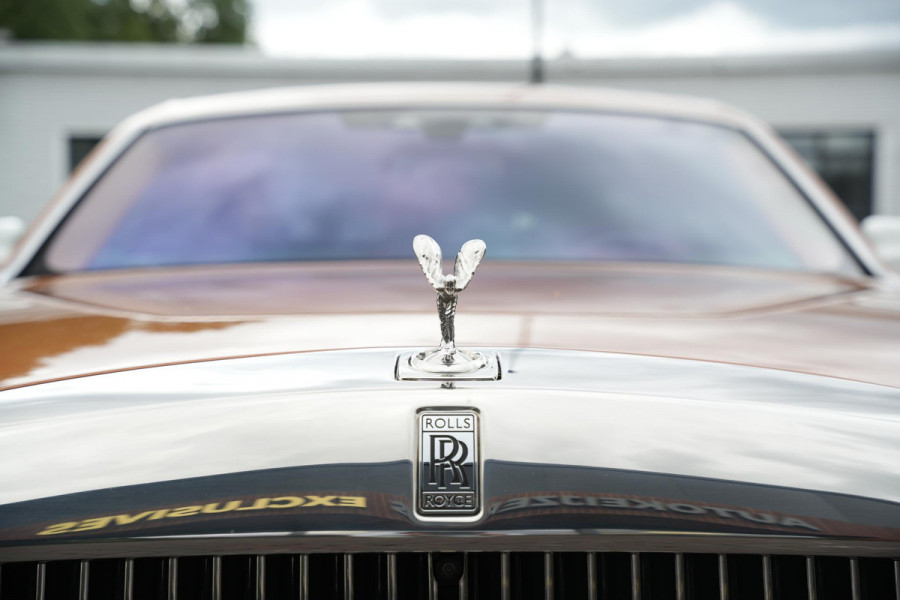 Rolls-Royce Phantom 6.7 V12 Starlight Headliner Rear Theatre Individual Rear Seats 22-Inch Polished Wheels