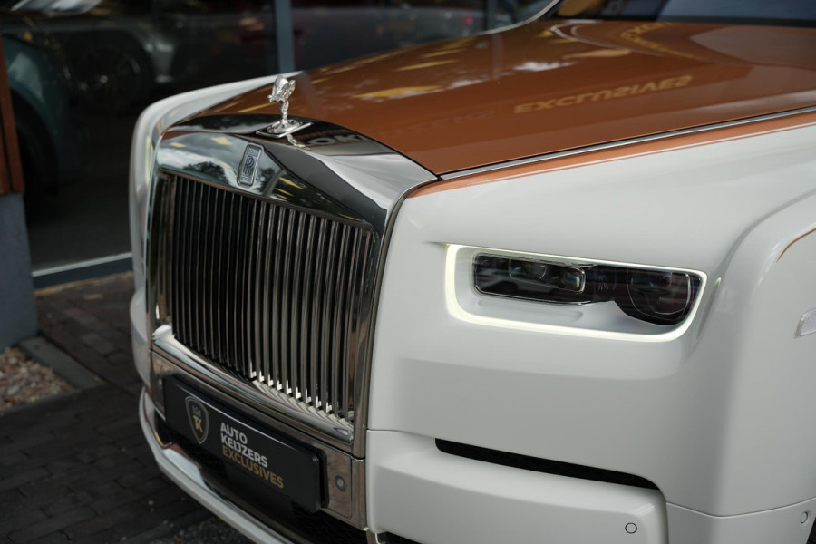 Rolls-Royce Phantom 6.7 V12 Starlight Headliner Rear Theatre Individual Rear Seats 22-Inch Polished Wheels
