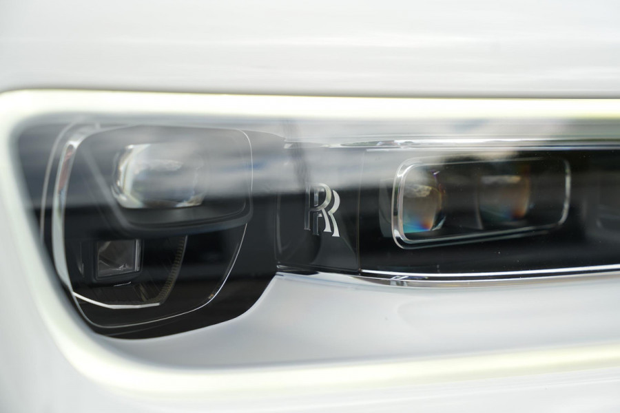 Rolls-Royce Phantom 6.7 V12 Starlight Headliner Rear Theatre Individual Rear Seats 22-Inch Polished Wheels