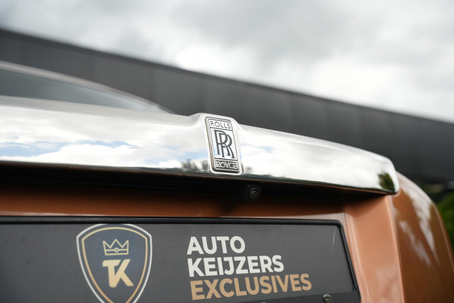 Rolls-Royce Phantom 6.7 V12 Starlight Headliner Rear Theatre Individual Rear Seats 22-Inch Polished Wheels