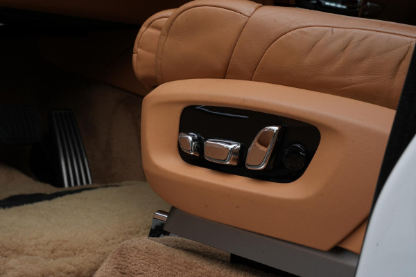 Rolls-Royce Phantom 6.7 V12 Starlight Headliner Rear Theatre Individual Rear Seats 22-Inch Polished Wheels