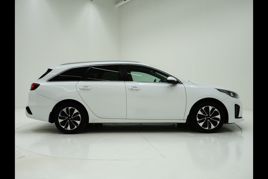 Kia Ceed Sportswagon 1.6 GDI PHEV DynamicLine | Camera | Keyless | Carplay | LED | Cruise | Lane Assist | Climate