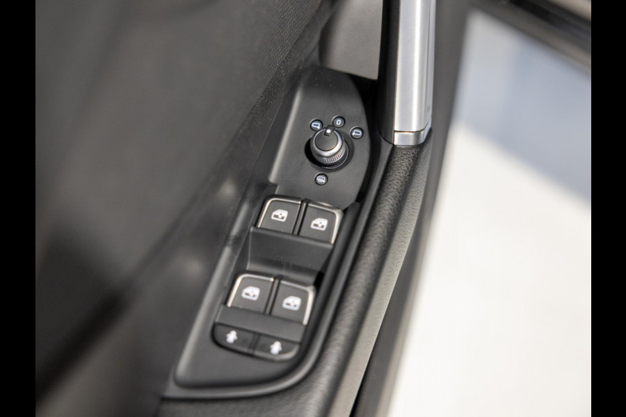Audi Q2 30 TFSI 2x S-Line Edition / 110pk / NAP / Achteruitrij camera / Automatische klimaatregeling /