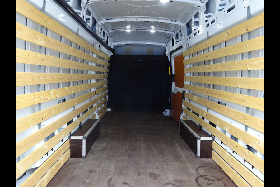 Ford Transit 350 2.0 TDCI L4H3 Trend RWD AIRCO 3 ZITPLAATSEN