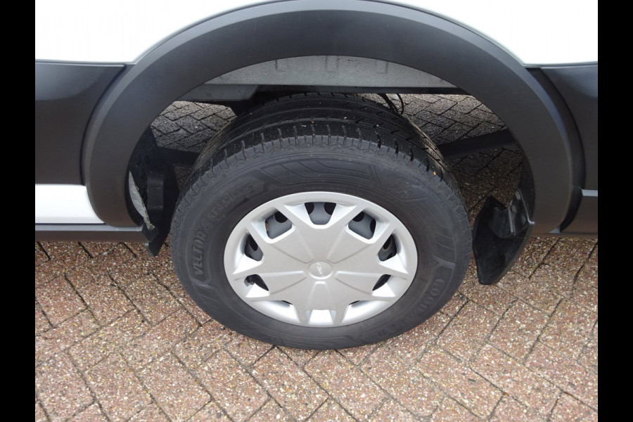 Ford Transit 350 2.0 TDCI L4H3 Trend RWD AIRCO 3 ZITPLAATSEN
