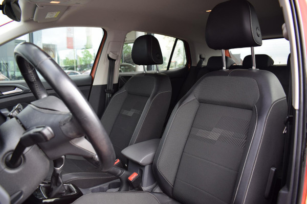 Volkswagen T-Cross 1.0 TSI Life | Apple CarPlay | Half Leer | ACC | Climate