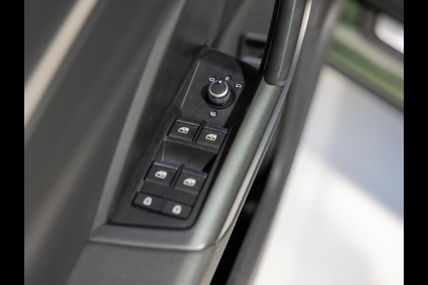 Audi Q3 Sportback 45 TFSI e S-Line Edition SOH 92% / 245pk / NAP / Achteruitrij camera / Trekhaak / Dodehoek herkenning /