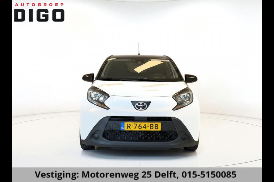 Toyota Aygo X 1.0 AUTOMAAT BI-TONE GARANTIE TOT 08-2032! AUTOMAAT. CAMERA . SLECHTS 38.000 KM . APPLE CARPLAY & ANDRIOD AUTO